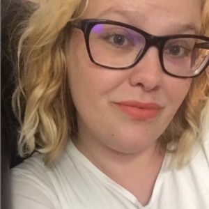 Meet your Posher, Alexandra